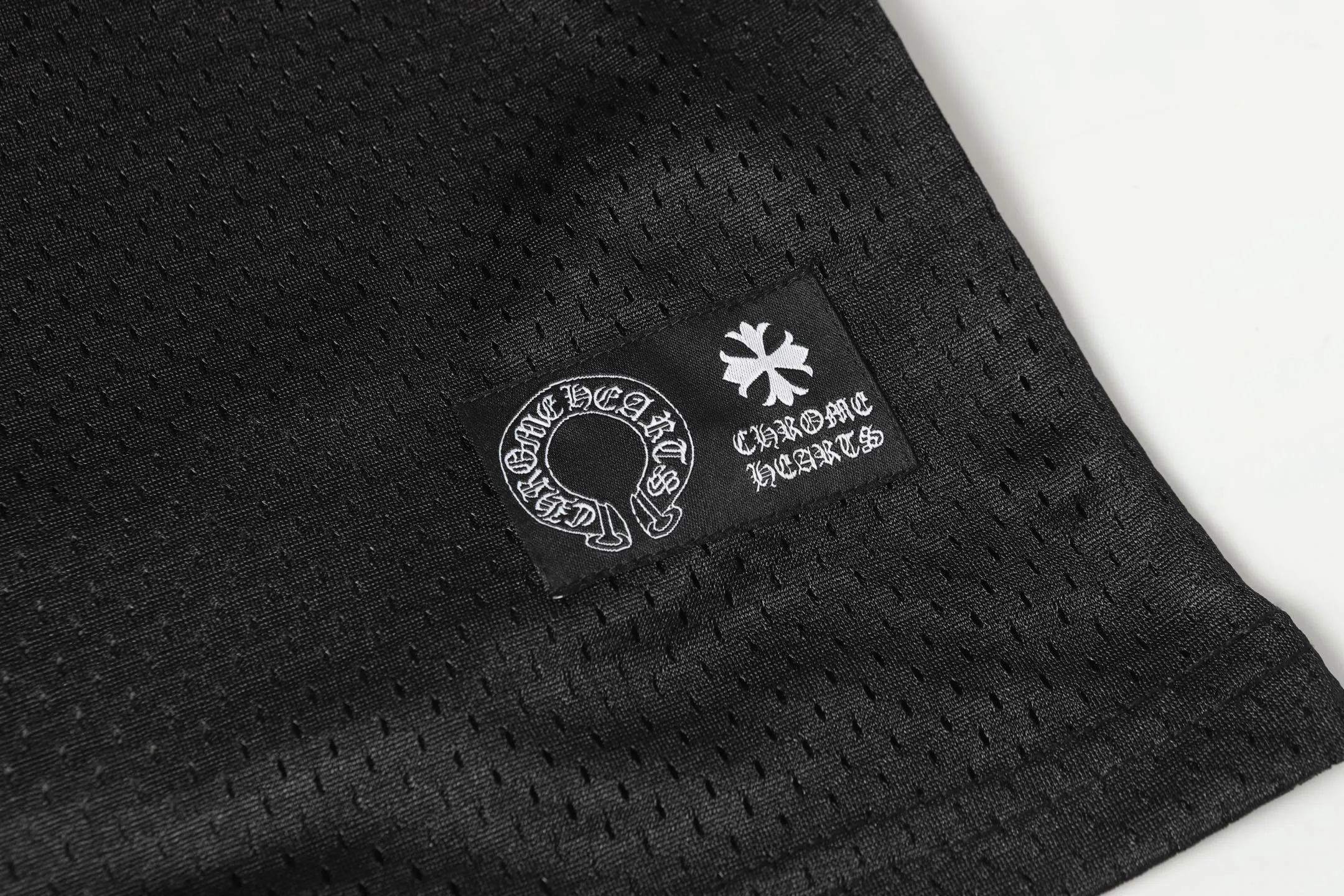 P190 Chrome Hearts CH Chrome Hearts popular Sanskrit printed mesh double-layer ice hockey jersey sports suit. Uses direct injection imported machine printing. All hardware and accessories are milled and customized. Correct configuration. Black 2025 Chrome Hearts authentic packaging. 280 grams of custom-dyed double yarn cotton. Large version. Loose and stylish. Different from lower versions. Slim and long version with upper body and hips. 100% commitment: top quality. Not fast food. The highest version on the market. Top quality - different from ordinary versions on the market. If you care about quality, you should also respect the price. Absolutely 0 after-sales service and 0 return rate so far. It’s hard not to love the style - 280g double yarn cotton custom dyed fabric - Correct high-density main mark, washed tag, hand-sewn